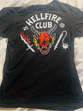 Stranger Things Netflix Merch Hellfire Club Black Graphic Tee Men’s M
